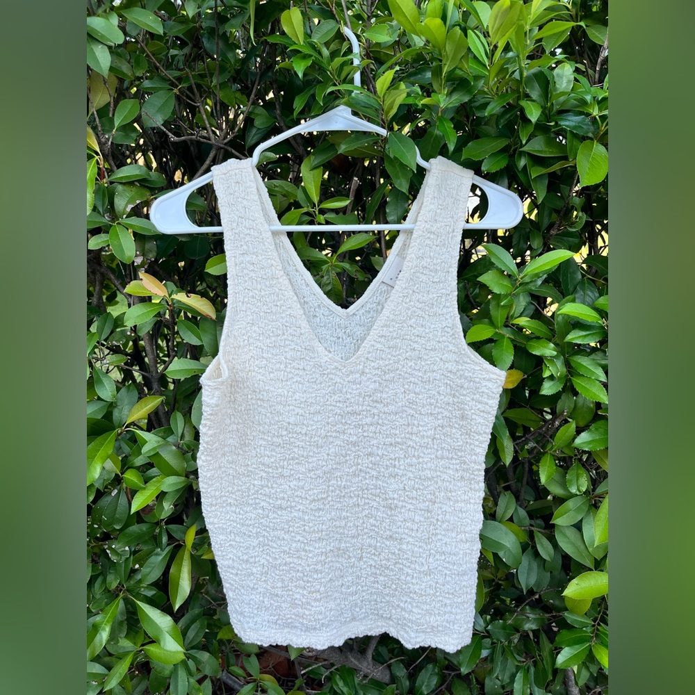 TARGET CREAM RUFFLED TANK